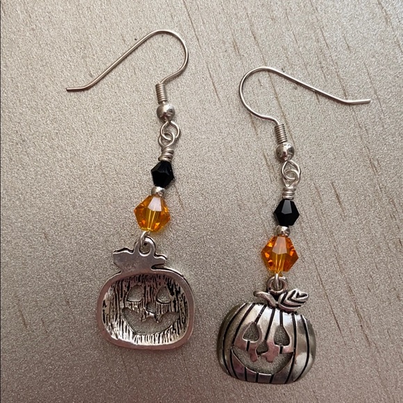 Halloween Pumpkin earrings - Picture 2 of 3